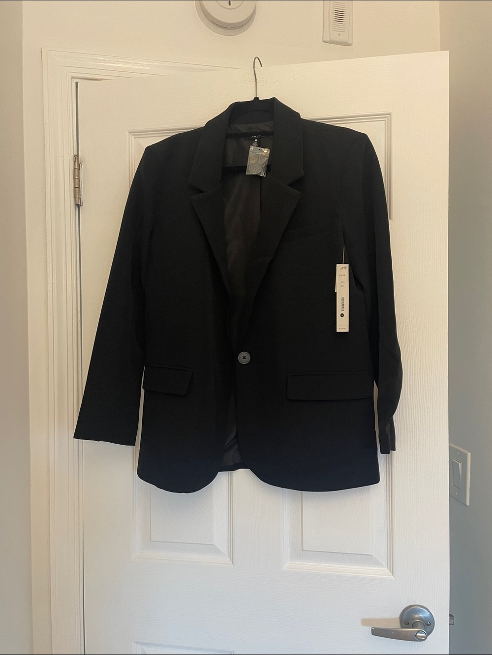 Aqua women’s  Classic Black Single-Button Blazer.